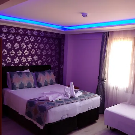 Safran ホテル Yenifoca