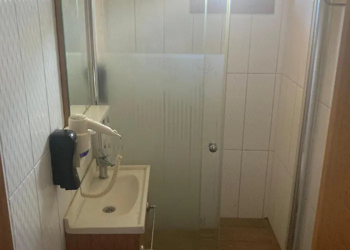 Safran Hotell Yenifoca