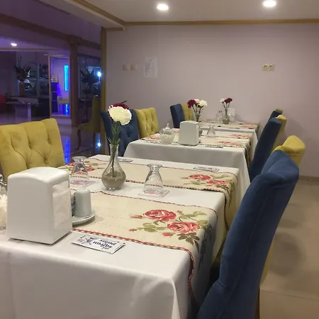 Safran 3* Yenifoca